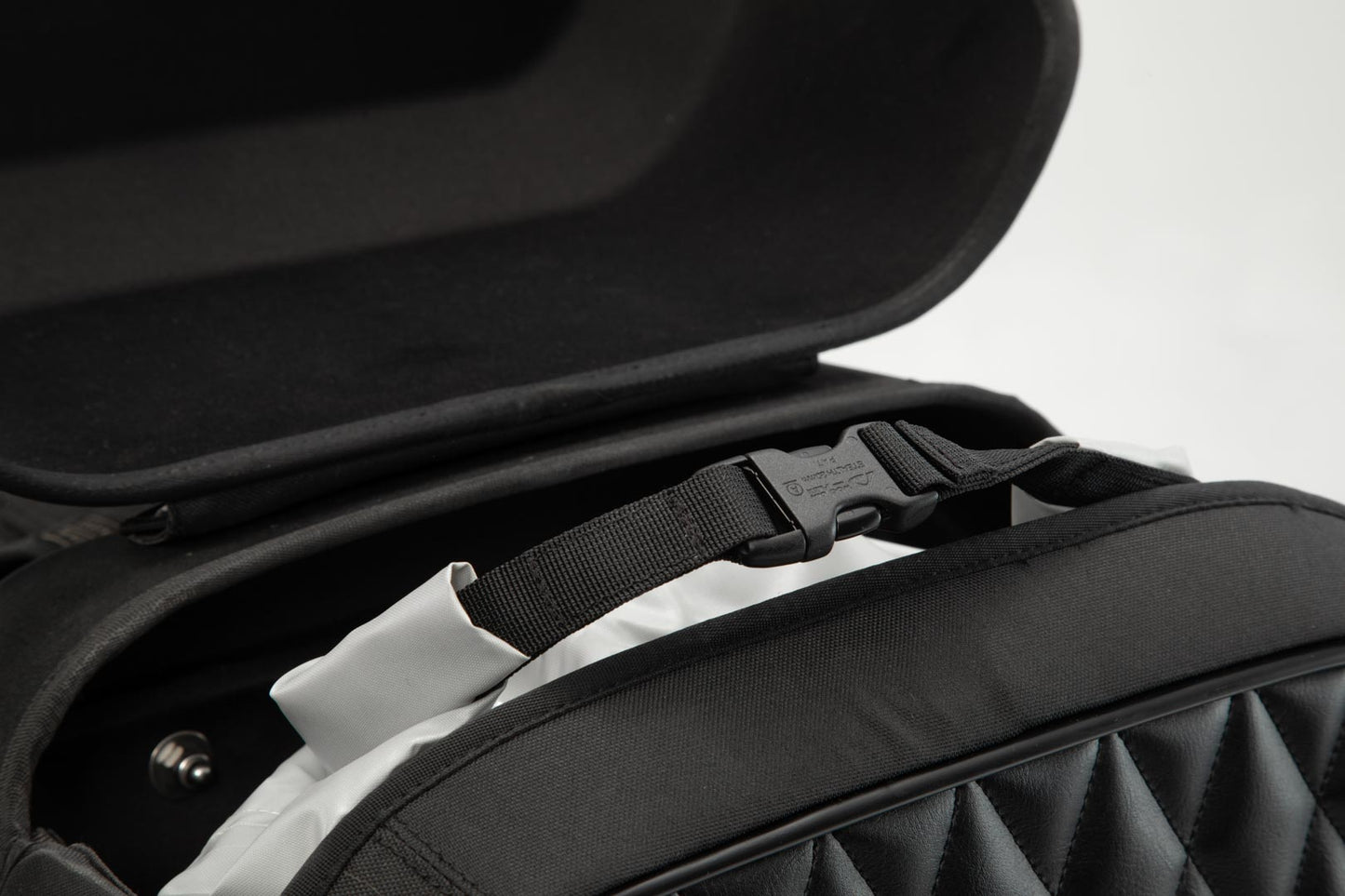 SW-MOTECH Bolsa lateral Legend Gear LH1 195 l. Poliéster 600D/cuero artificial. SLH dere.