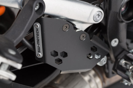 SW-MOTECH Protección para bomba de freno Negro. KTM 1050/1090/1190/1290 Adventure.