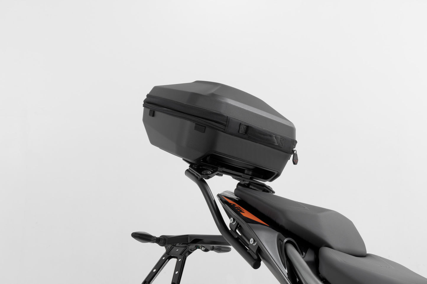 SW-MOTECH Portaequipaje STREET-RACK Negro. KTM 125 / 390 Duke (17-23).