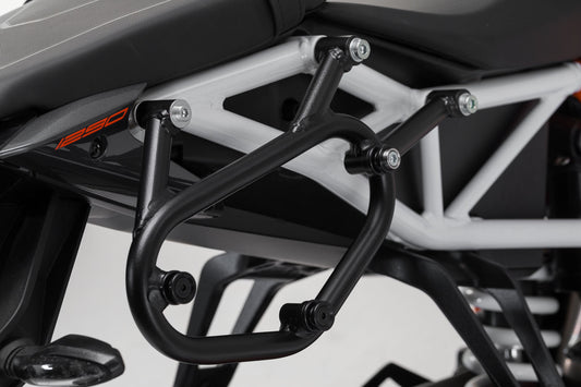 SW-MOTECH Soporte lateral izquierdo SLC KTM 1290 Super Duke R (13-19).