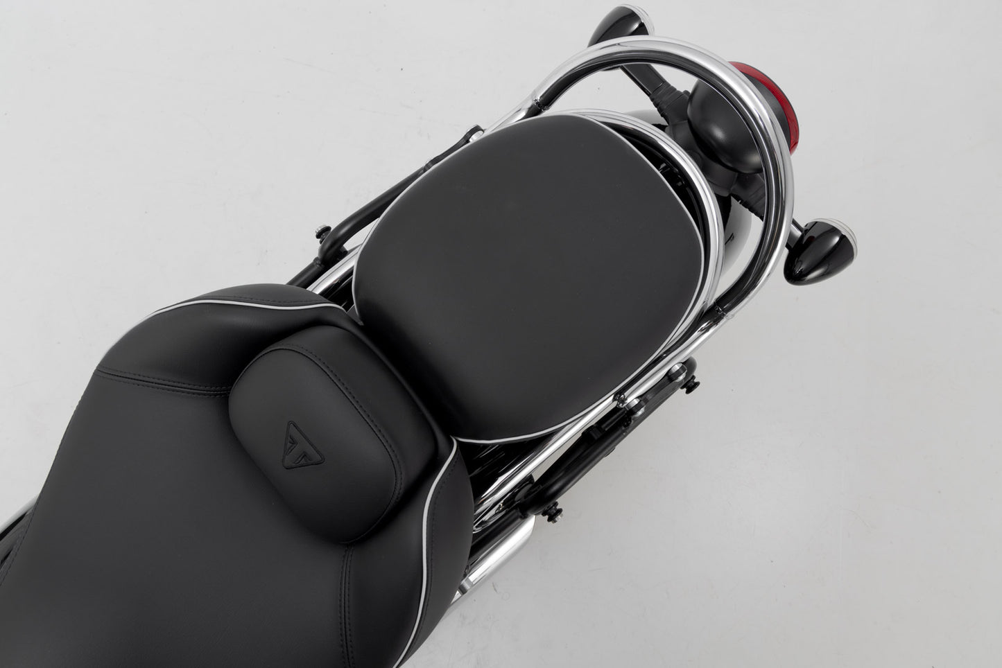 SW-MOTECH Soporte lateral izquierdo SLC Triumph Bonneville Speedmaster (18-).