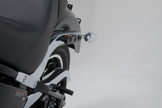 SW-MOTECH Soporte lateral SLH izquierdo LH2 Harley-David. Softail Low Rider/S (17-). Para LH2.