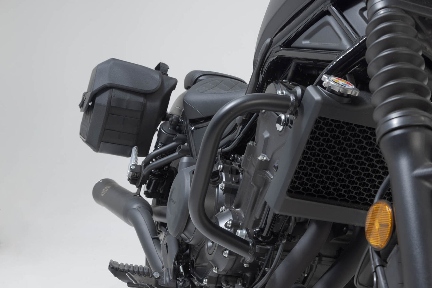 SW-MOTECH Potecciones laterales de motor Negro. Honda CMX 500 Rebel (16-) CL500 (22-).