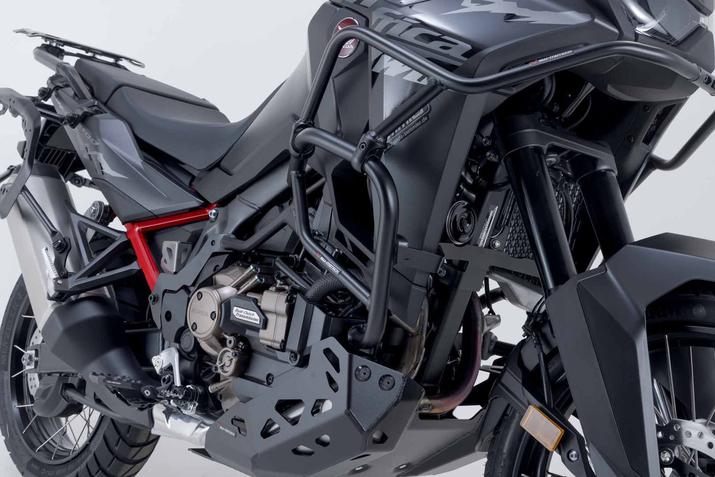 SW-MOTECH Protecciones laterales de motor Negro. Honda CRF1100L Africa Twin (19-).