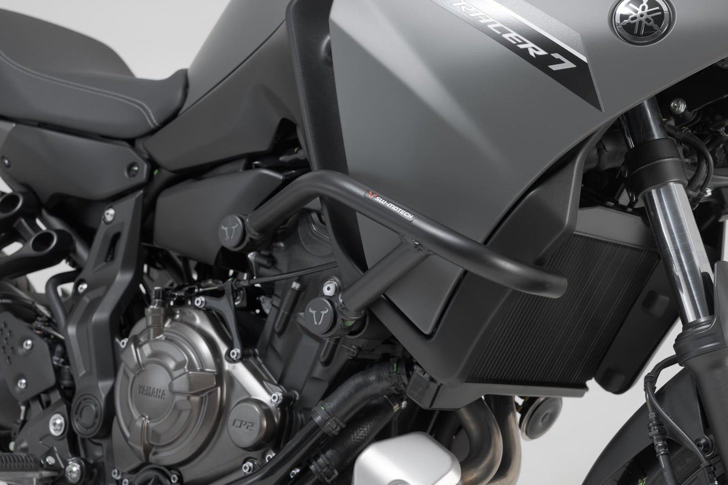 SW-MOTECH Protecciones laterales de motor Negro. Yamaha MT-07 / Tracer Tracer 7 / GT.