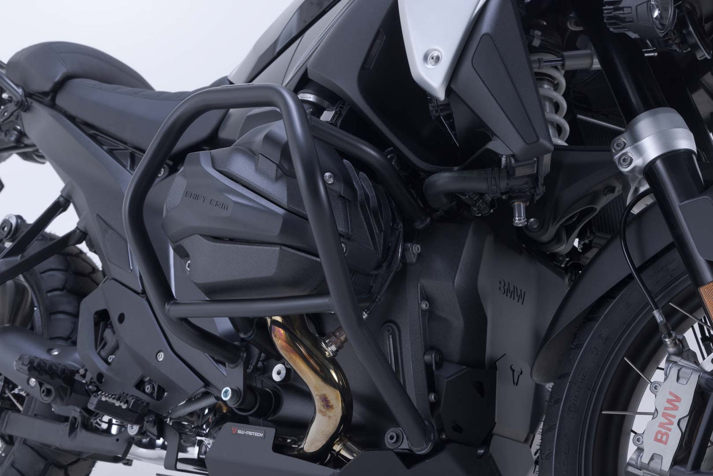 SW-MOTECH Protecciones laterales de motor Negro. BMW R 1300 GS (23-) R 1300 R (25-).