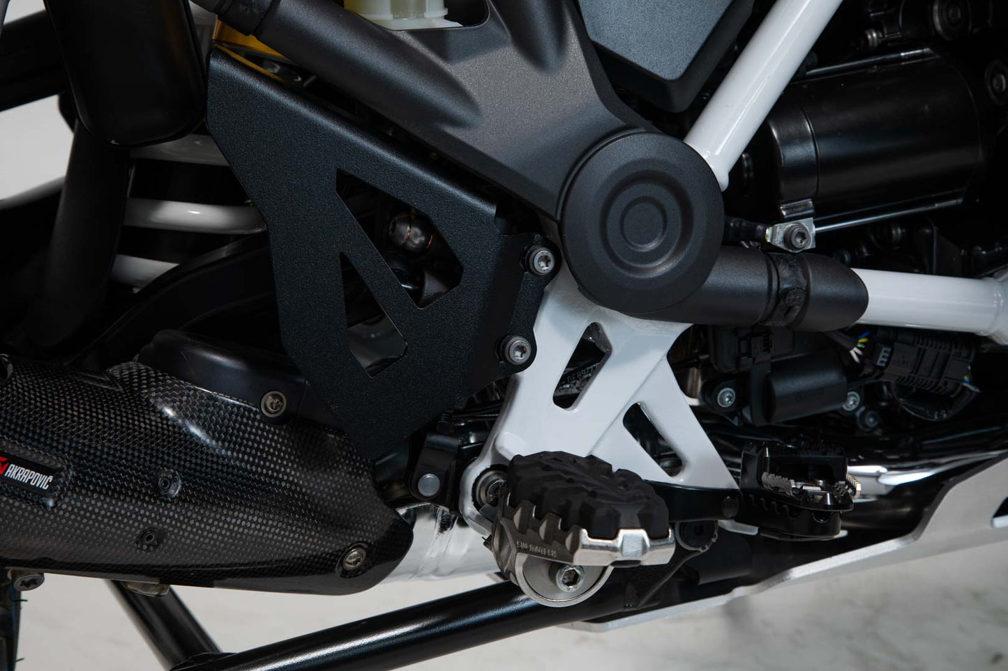 SW-MOTECH Set de protectores de bomba de freno Negro. BMW R 1200 GS R 1250 GS.
