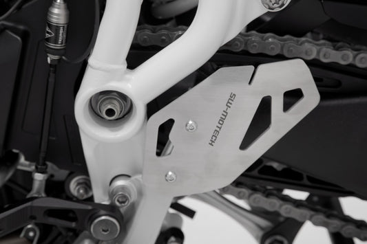 SW-MOTECH Protector de talón izquierdo Negro. Triumph Tiger 900/GT/Rally/Pro (19-23).