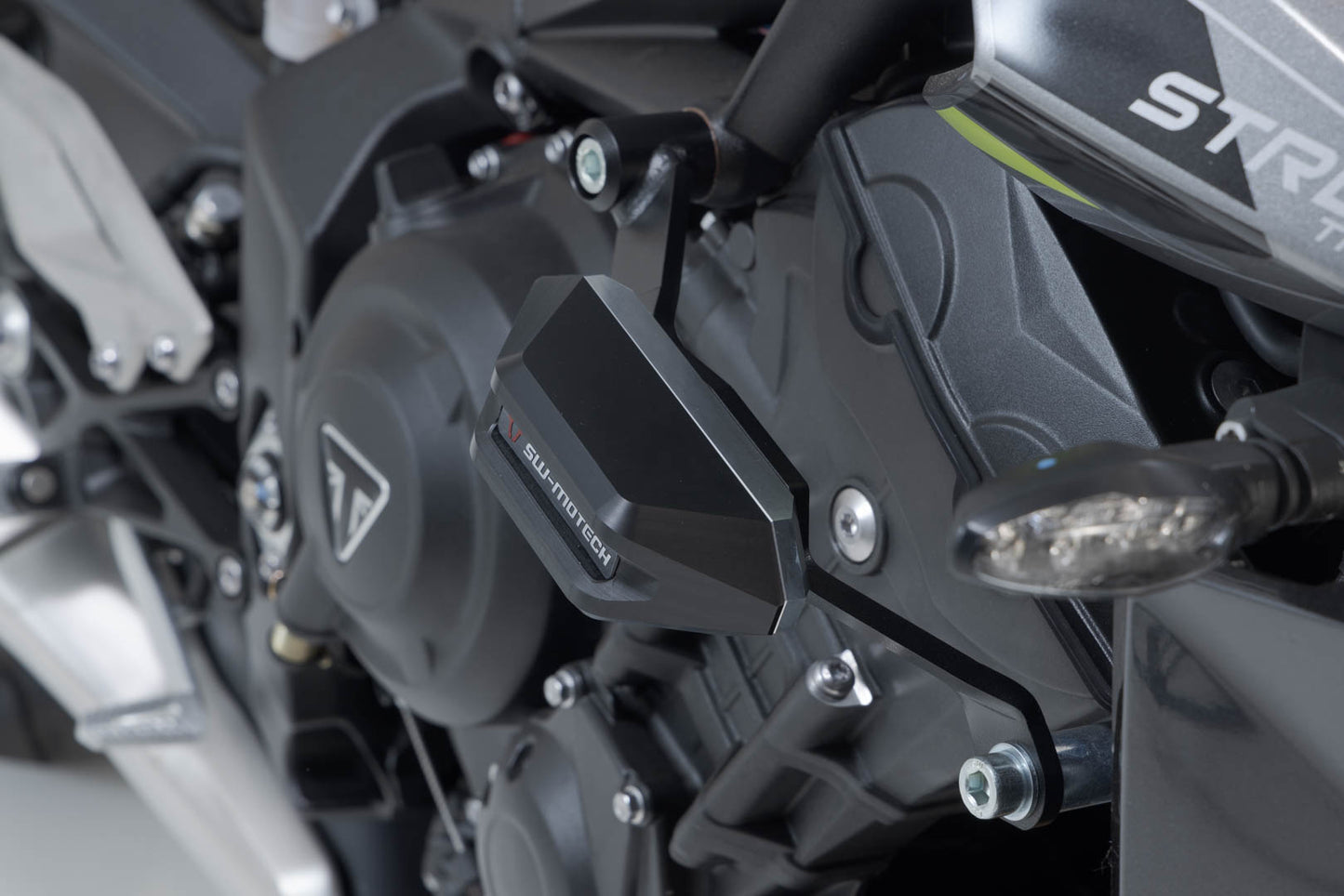 SW-MOTECH Kit de topes anticaidas Negro. Triumph Street Triple (12-) / Rx (15-).