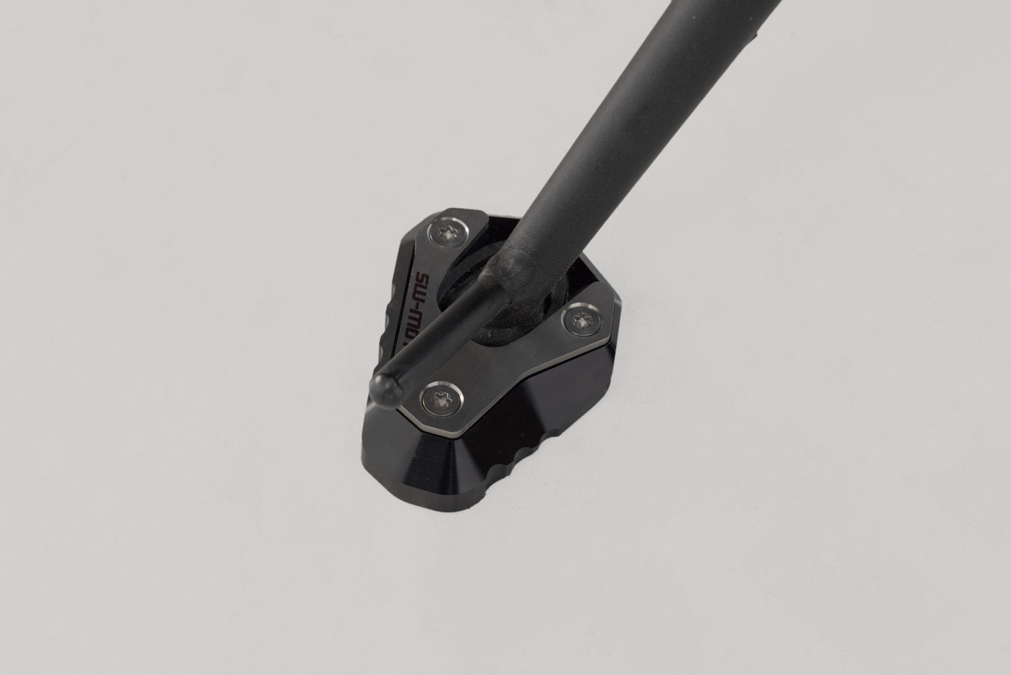 SW-MOTECH Extension para caballete lateral Negro/plateado. Kawasaki Z650/S/RS Ninja 650.