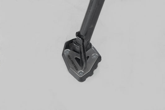 SW-MOTECH Extension para caballete lateral Negro/plateado. Triumph Trident 660 (21-24).