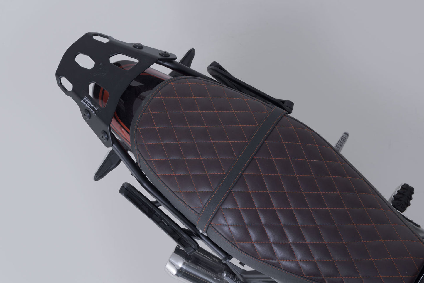 SW-MOTECH Soporte lateral derecho V-LOC Kawasaki Z900RS/ Cafe/ SE (17-) 50th Anni. (22-).