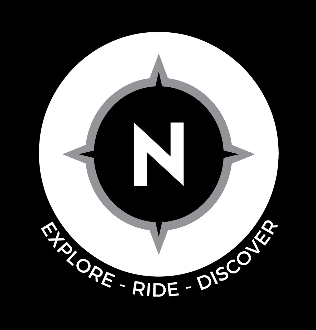Logotipo de NOMAD Motociclismo: Equipamiento y Top Cases