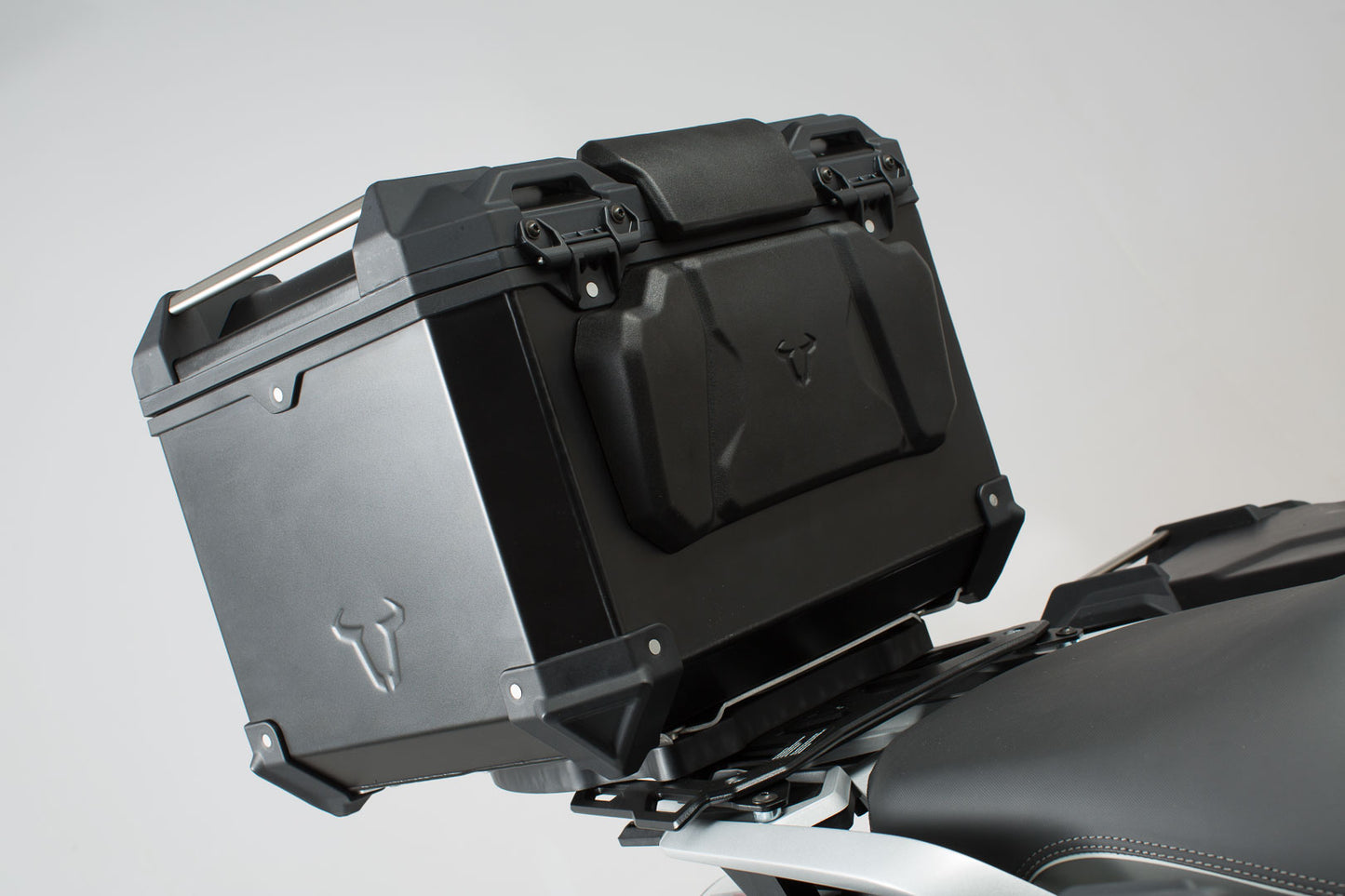 SW-MOTECH Respaldo de pasajero para maleta topcase TRAX ADV Negro.