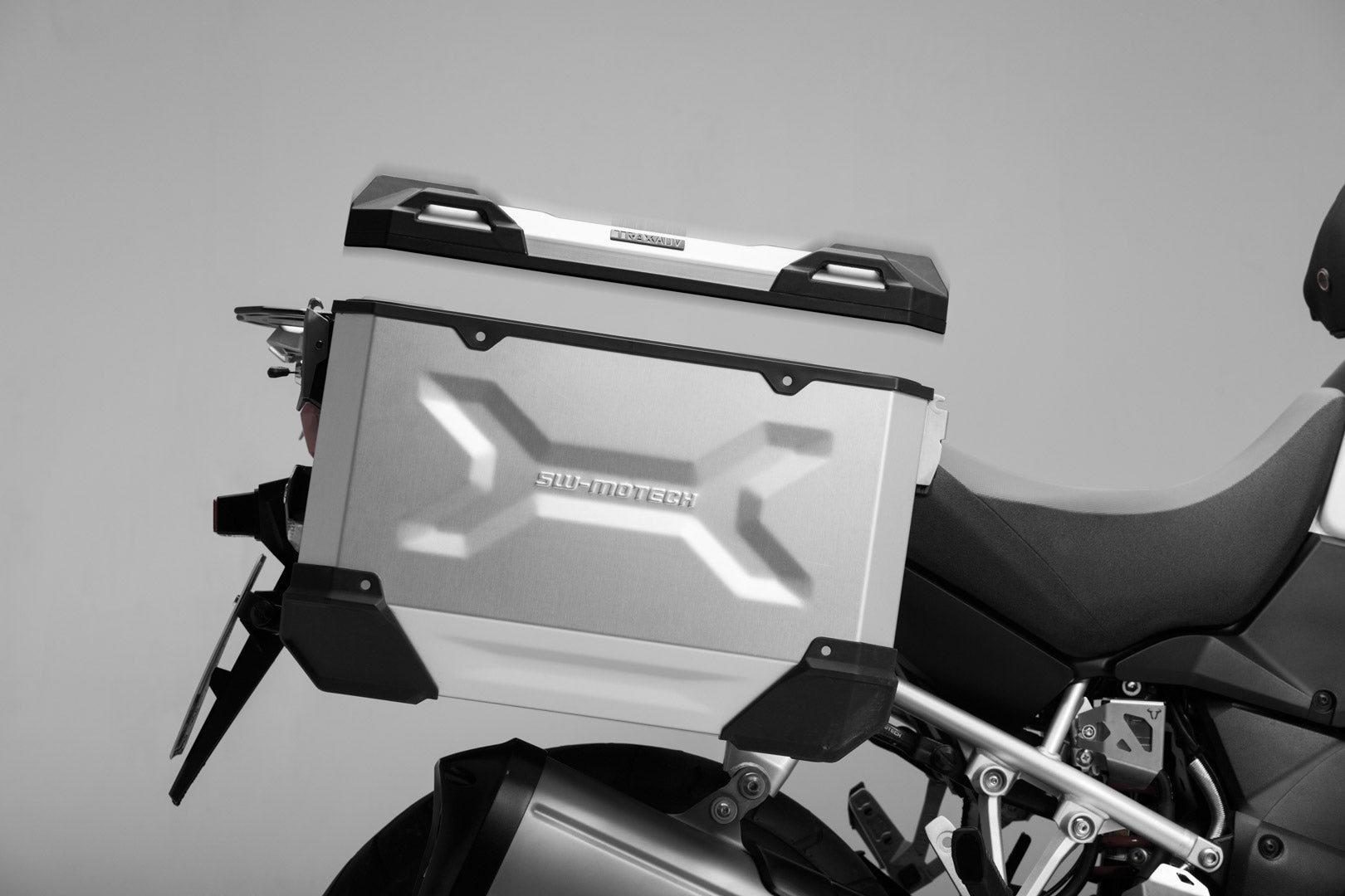 SW-MOTECH Maleta de aluminio TRAX ADV M 37 l. Derecho. Negro.