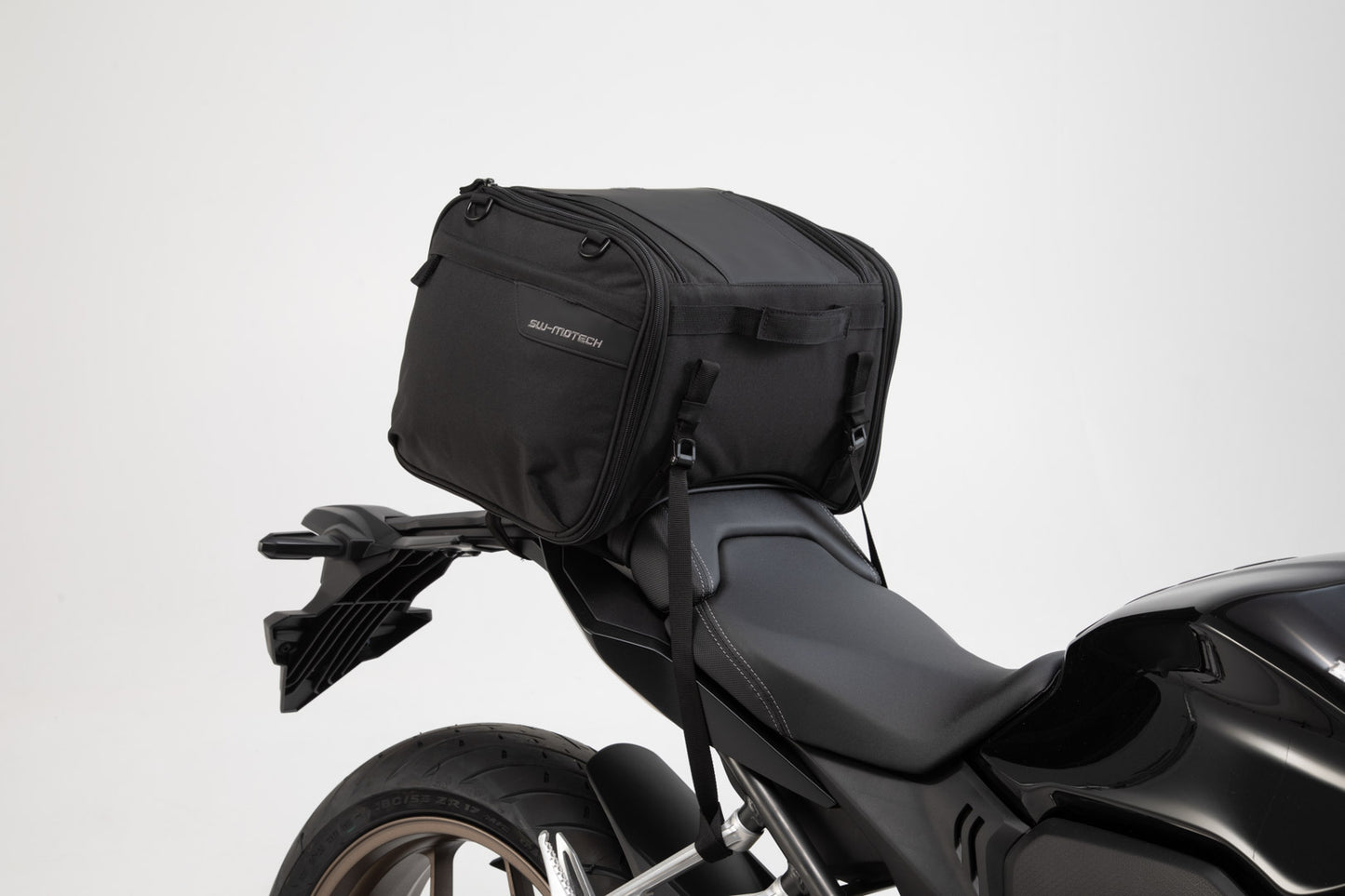 SW-MOTECH Bolsa trasera ION M 26-36 l. Negro. Poliéster 600D / Vinilo blando.