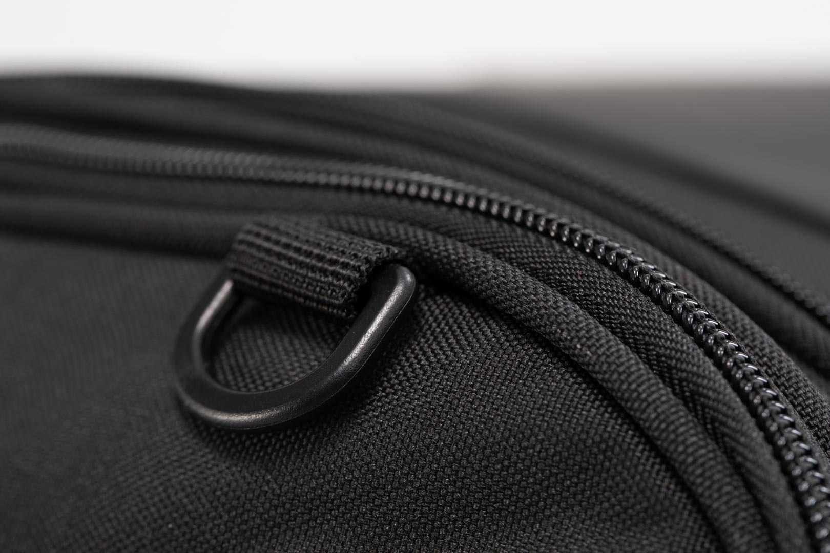 SW-MOTECH Bolsa trasera ION M 26-36 l. Negro. Poliéster 600D / Vinilo blando.
