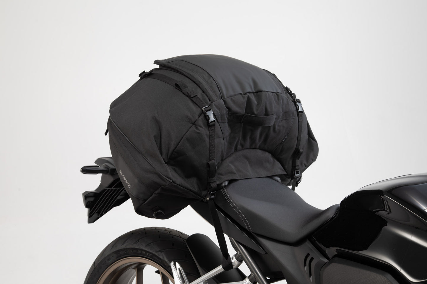 SW-MOTECH Bolsa trasera ION L 50 l. Negro. Poliéster 600D / Vinilo blando.