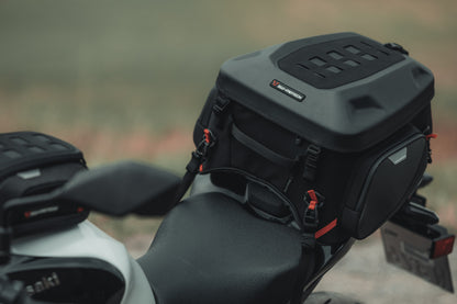 SW-MOTECH Bolsa trasera PRO Rearbag 1680D Nailon ballistic. Negro/Antracita. 22-34 l.