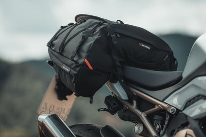 SW-MOTECH Bolsa trasera PRO Cargobag 1680D Nailon ballistic. Negro/Antracita. 50 l.