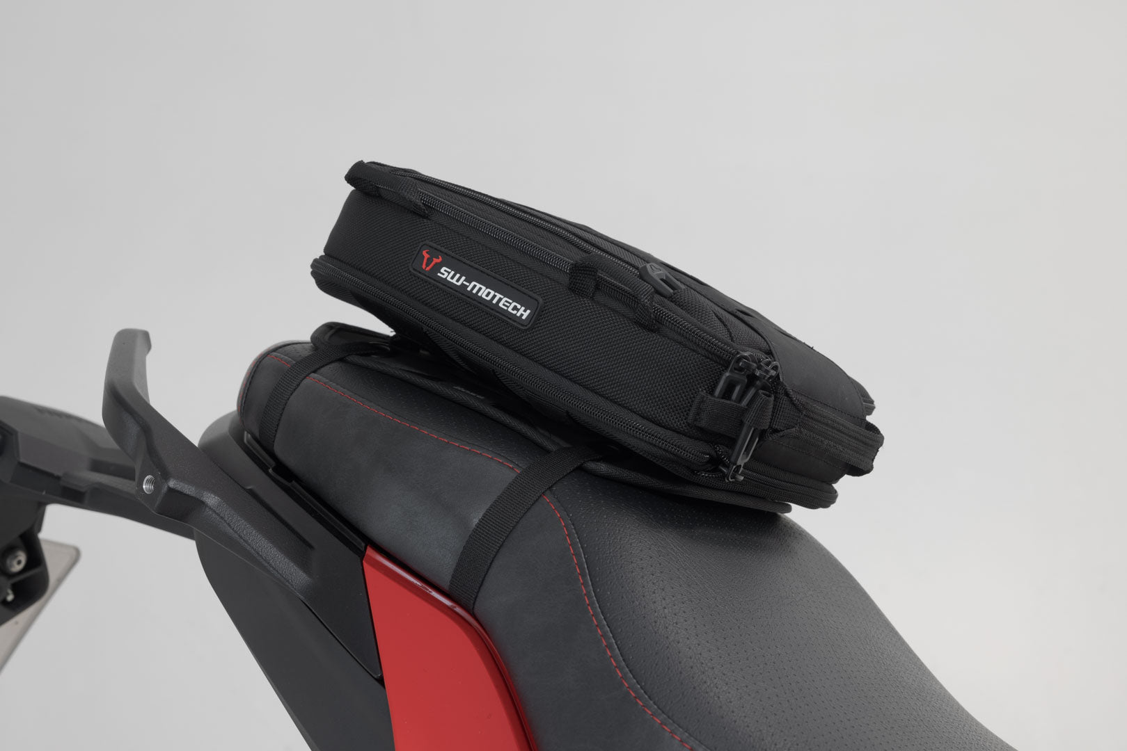 SW-MOTECH PRO Base Holster con sistema MOLLE
