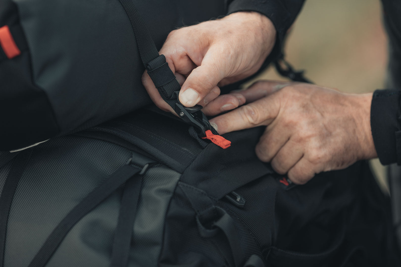 SW-MOTECH Bolsa trasera PRO Tentbag 1680D Nailon ballistic. Negro/Antracita. 18 l.