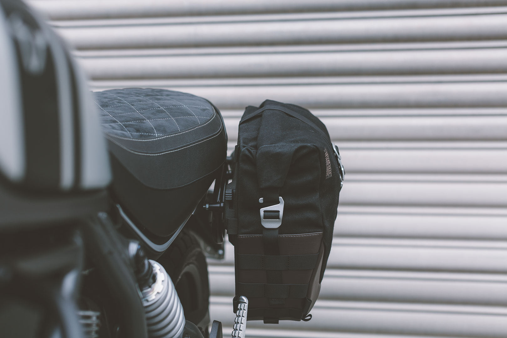 SW-MOTECH Legend Gear bolsa lateral LC1 - Black Edition 98 l. Para SLC soporte derecho lateral.