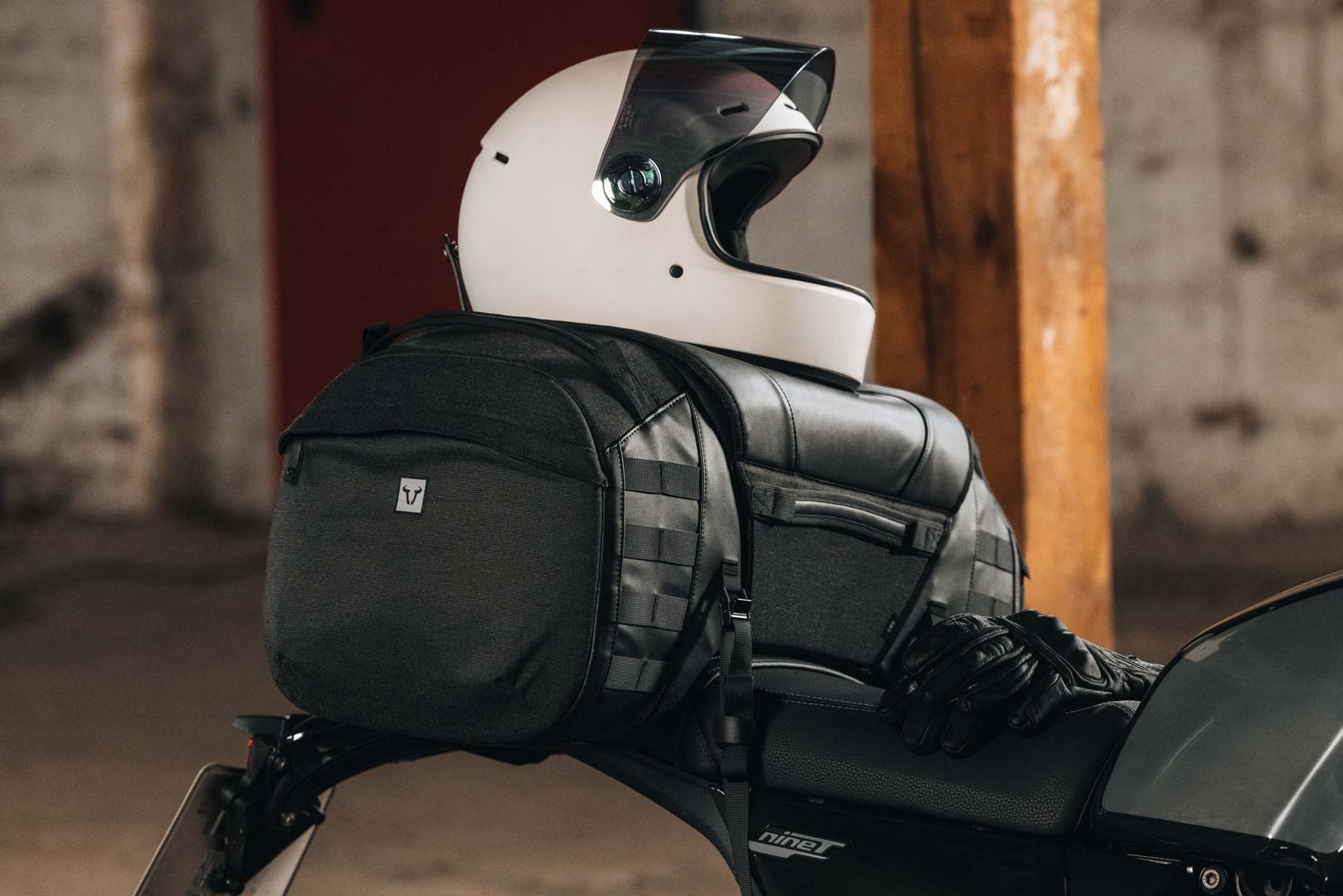 SW-MOTECH Legend Gear bolsa trasera LR5 Negro. 52 l.