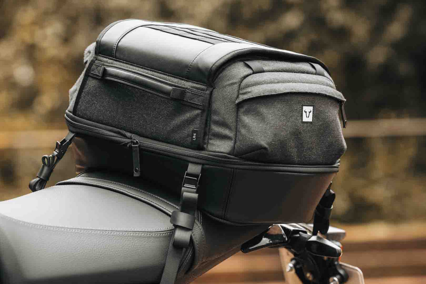 SW-MOTECH Legend Gear bolsa trasera LR4 Negro. 18-25 l.