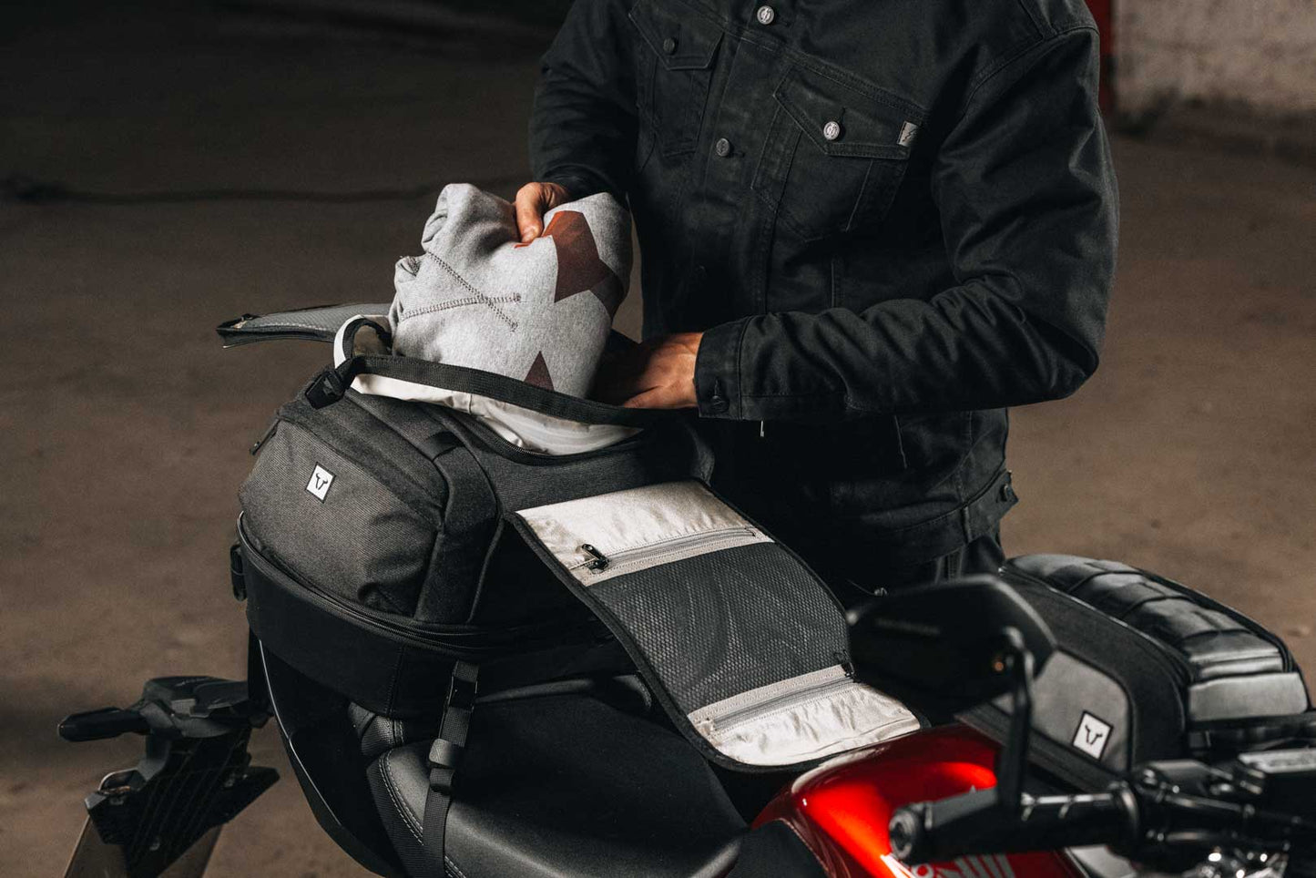 SW-MOTECH Legend Gear bolsa trasera LR4 Negro. 18-25 l.