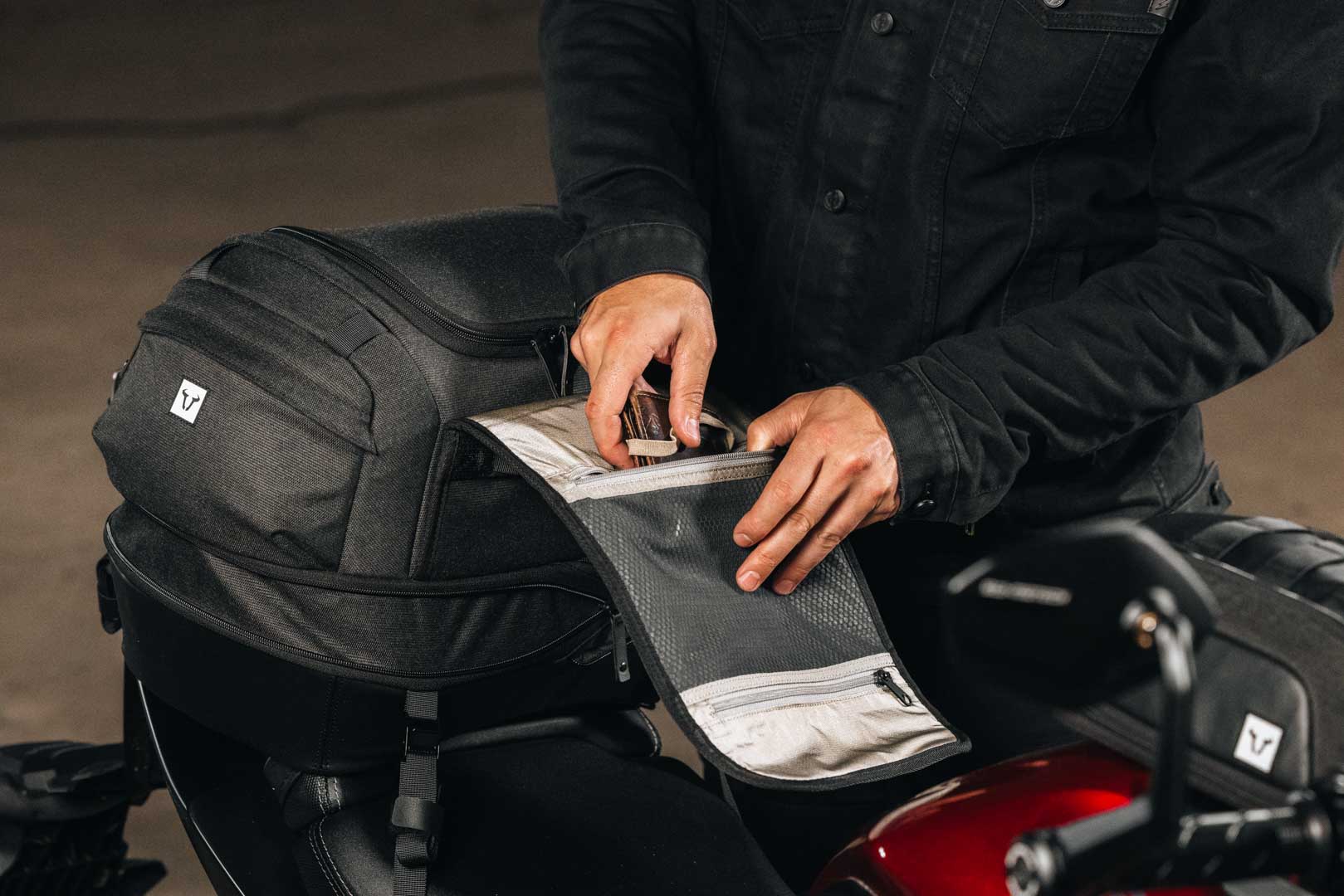 SW-MOTECH Legend Gear bolsa trasera LR4 Negro. 18-25 l.