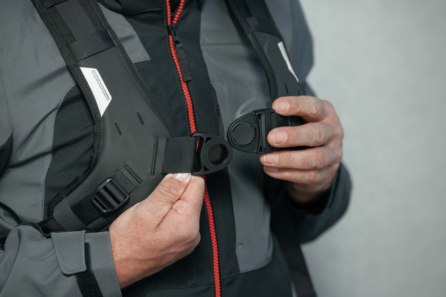 SW-MOTECH Mochila PRO Cosmo 16l. Negro/Antracita.