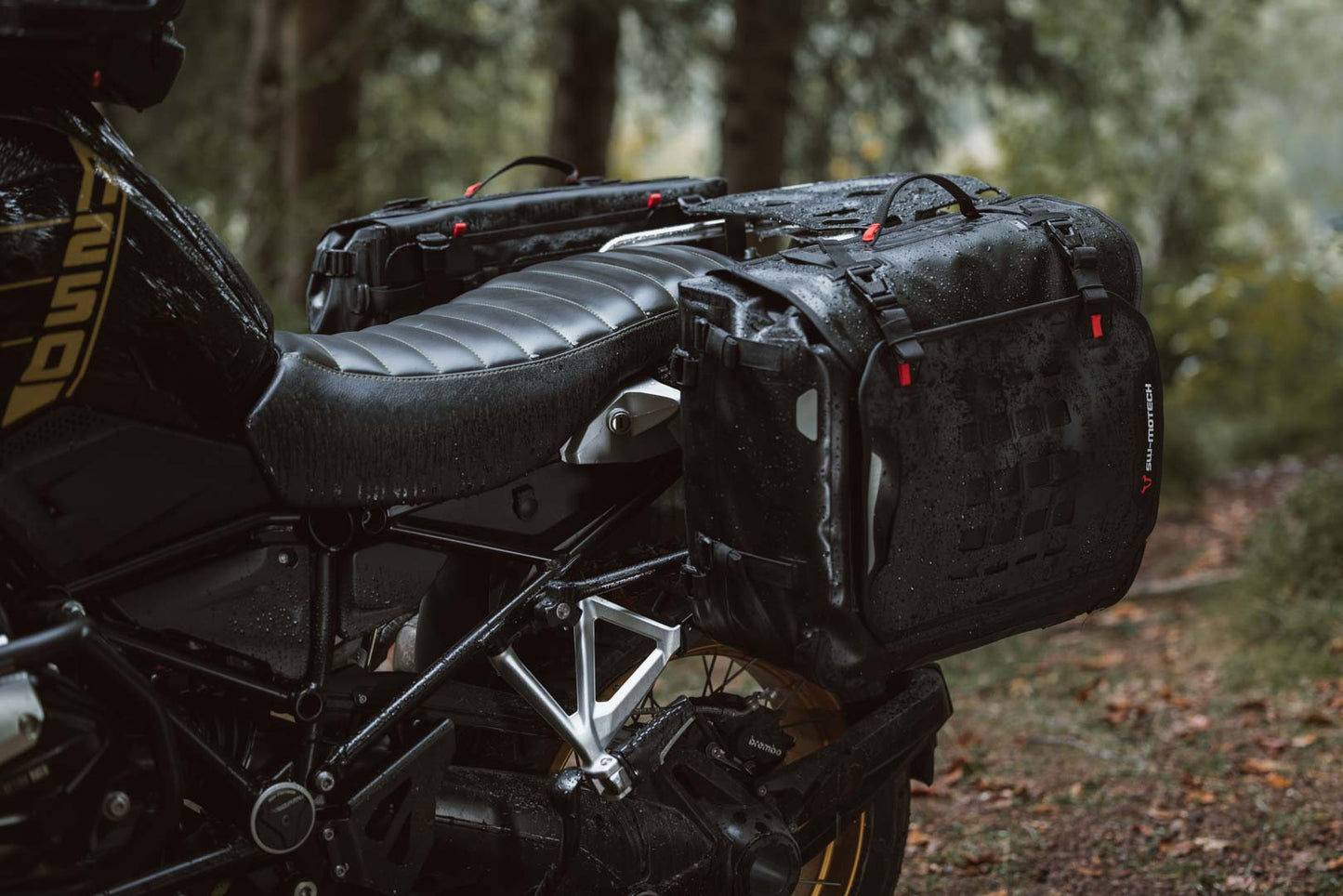 SW-MOTECH SysBag WP L con placa adaptadora a la izquierda 27-40l. Impermeable. Para sop. lat./portaequip.
