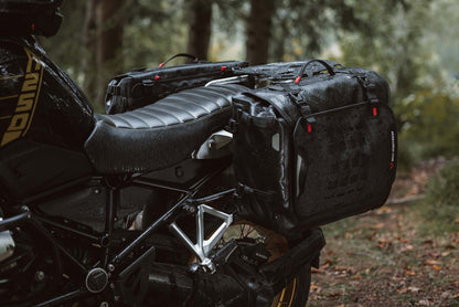 SW-MOTECH SysBag WP L con placa adaptadora a la derecha 27-40l. Impermeable. Para sop. lat./portaequip.