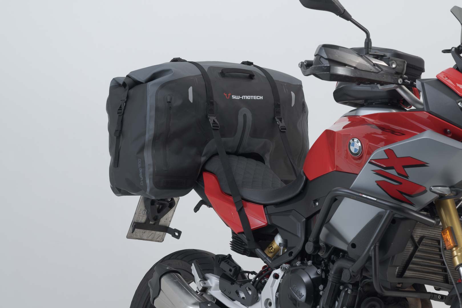 SW-MOTECH Bolsa trasera Drybag 700 70 l. Impermeable. Gris/Negro.