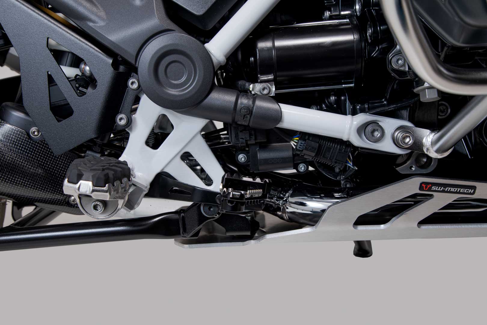 SW-MOTECH Extensión del pedal de freno Negro. BMW R1200GS (12-18) R1250GS (18-).