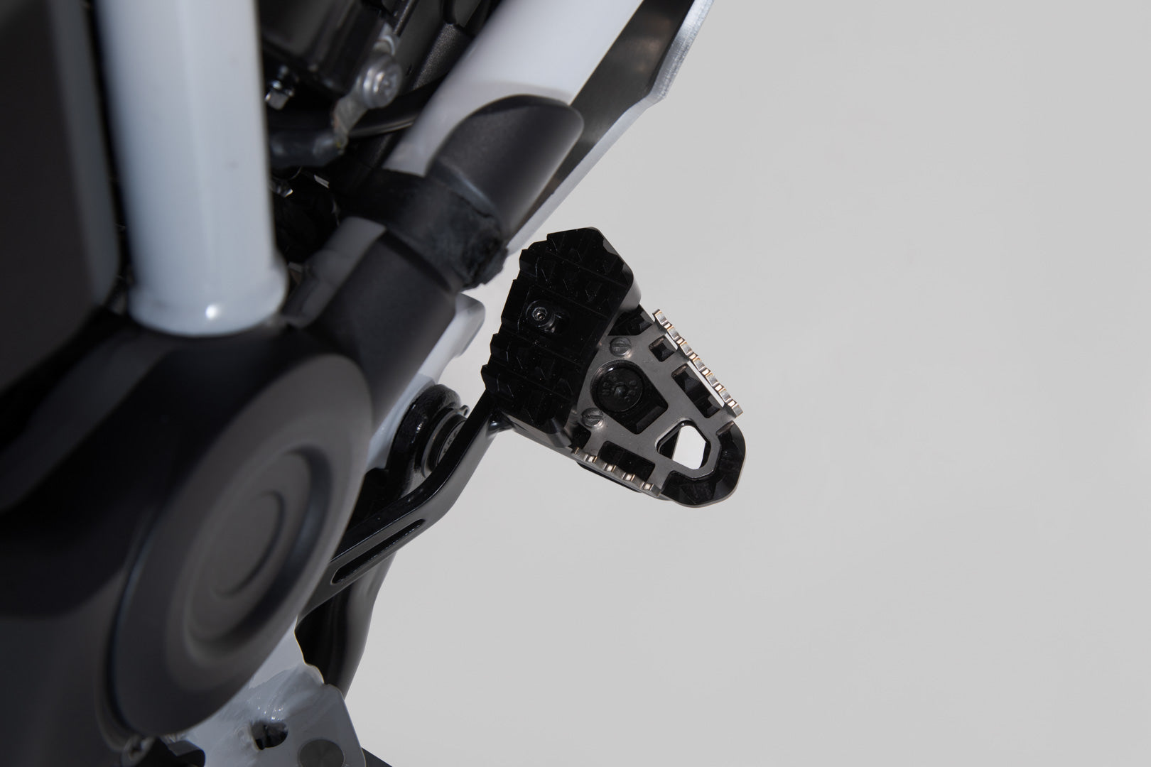 SW-MOTECH Extensión del pedal de freno Negro. BMW R1200GS (12-18) R1250GS (18-).