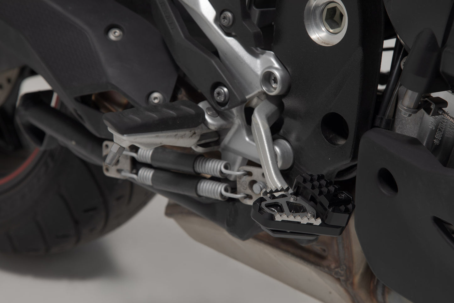 SW-MOTECH Extensión del pedal de freno Negro. BMW S 1000 XR (19-23).