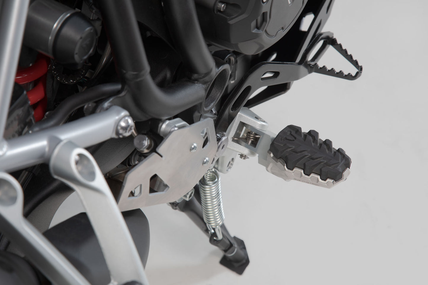 SW-MOTECH Kit reposapiés EVO Triumph Tiger 800/ 900/ 1200 Scrambler 1200.