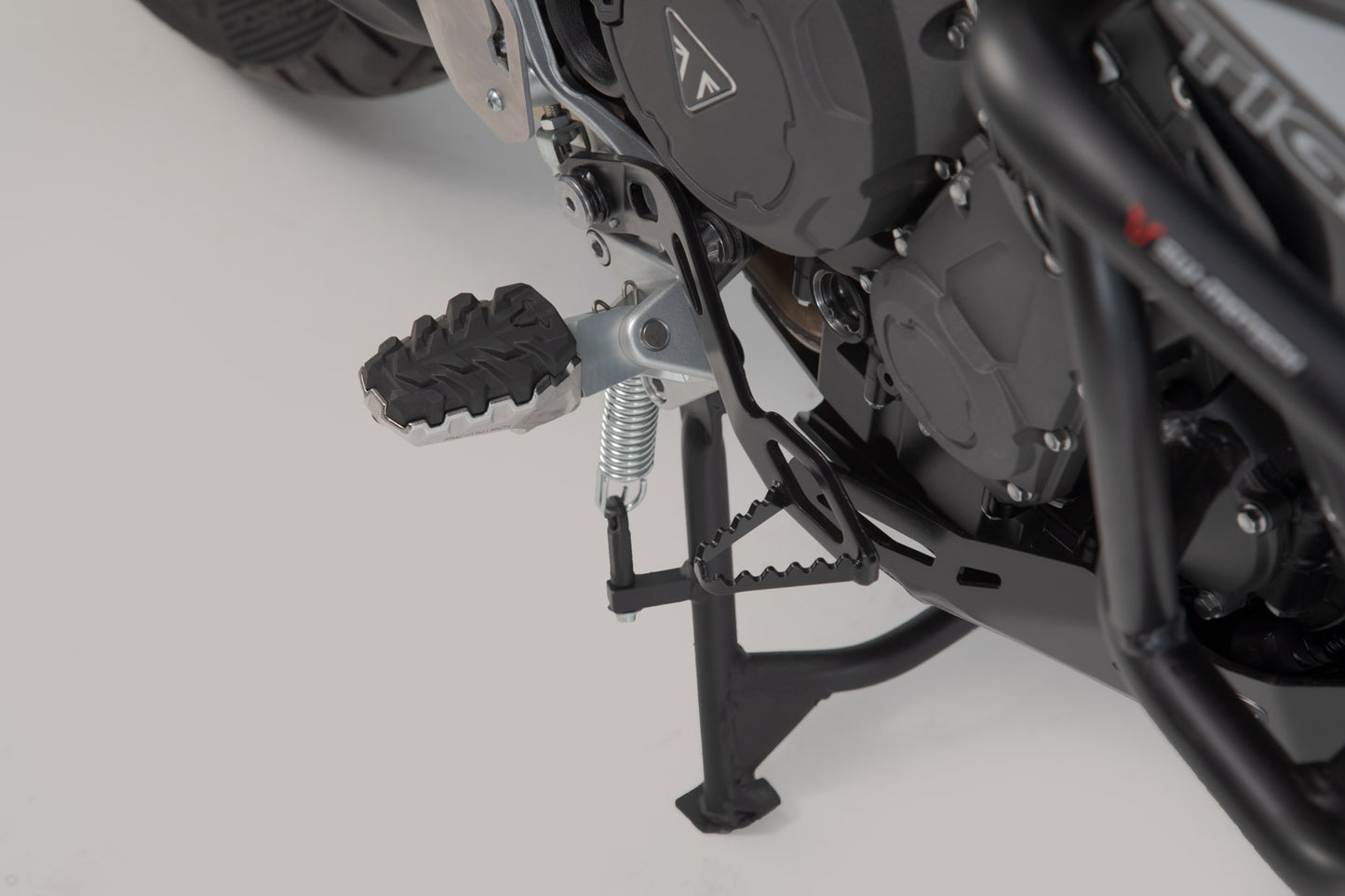 SW-MOTECH Kit reposapiés EVO Triumph Tiger 800/ 900/ 1200 Scrambler 1200.