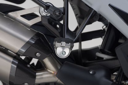 SW-MOTECH Kit reposapiés para pasajero EVO Harley-Davidson Pan America (21-) BMW R 1300 GS.