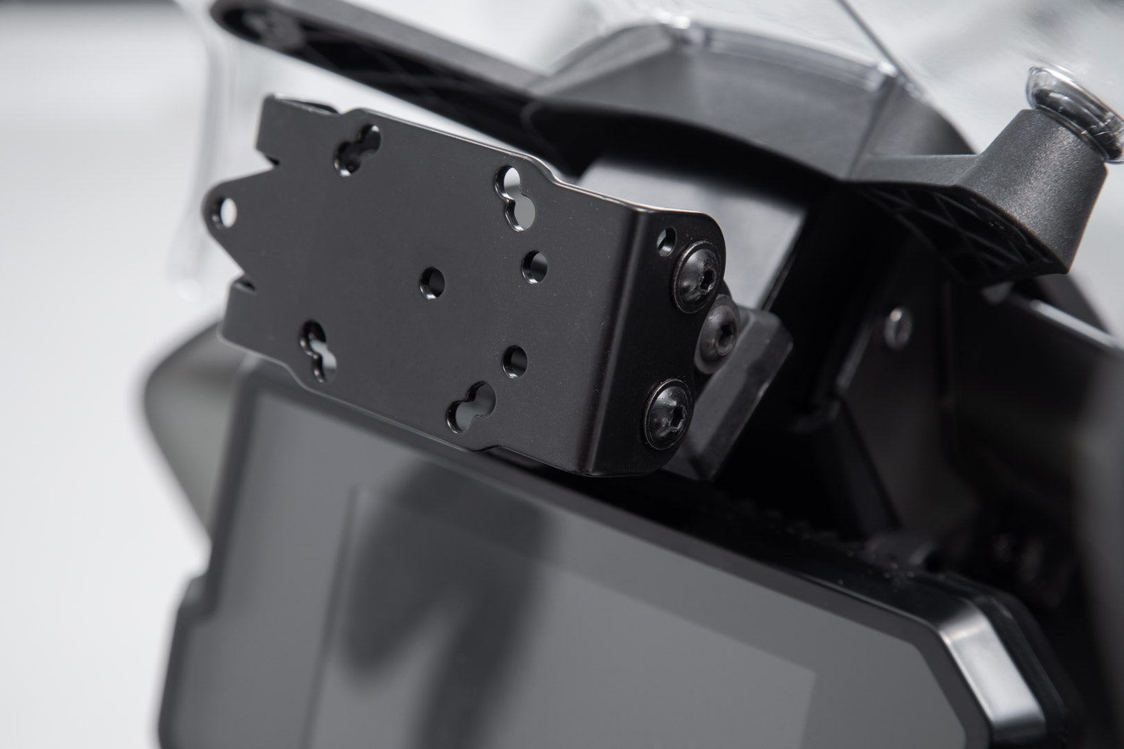 SW-MOTECH Soporte GPS para salpicadero Negro. KTM 790 / 890 Adv Husqv. Norden 901.