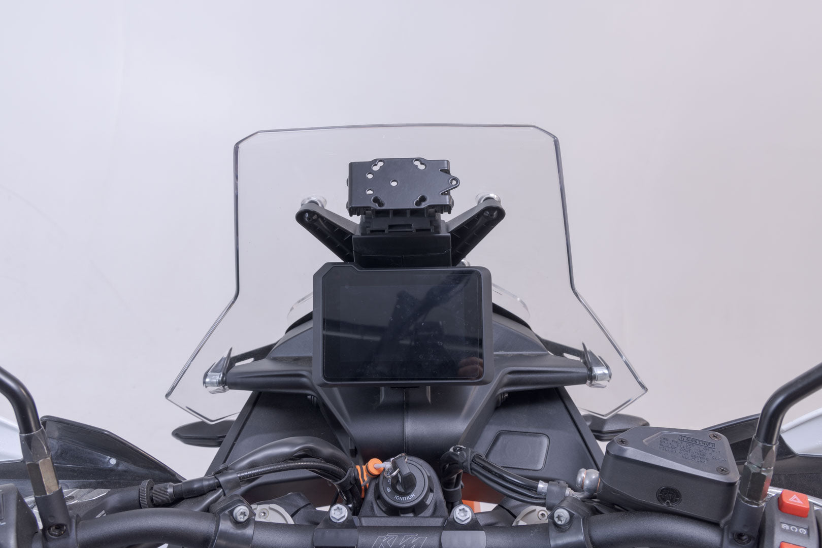 SW-MOTECH Soporte GPS en salpicadero Negro. KTM 890 Adv (22-).