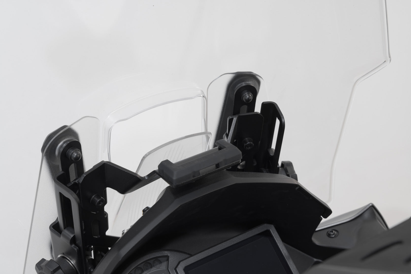 SW-MOTECH Soporte GPS para salpicadero Negro. Kawasaki Versys 1000 (18-) / 1100 (24-).