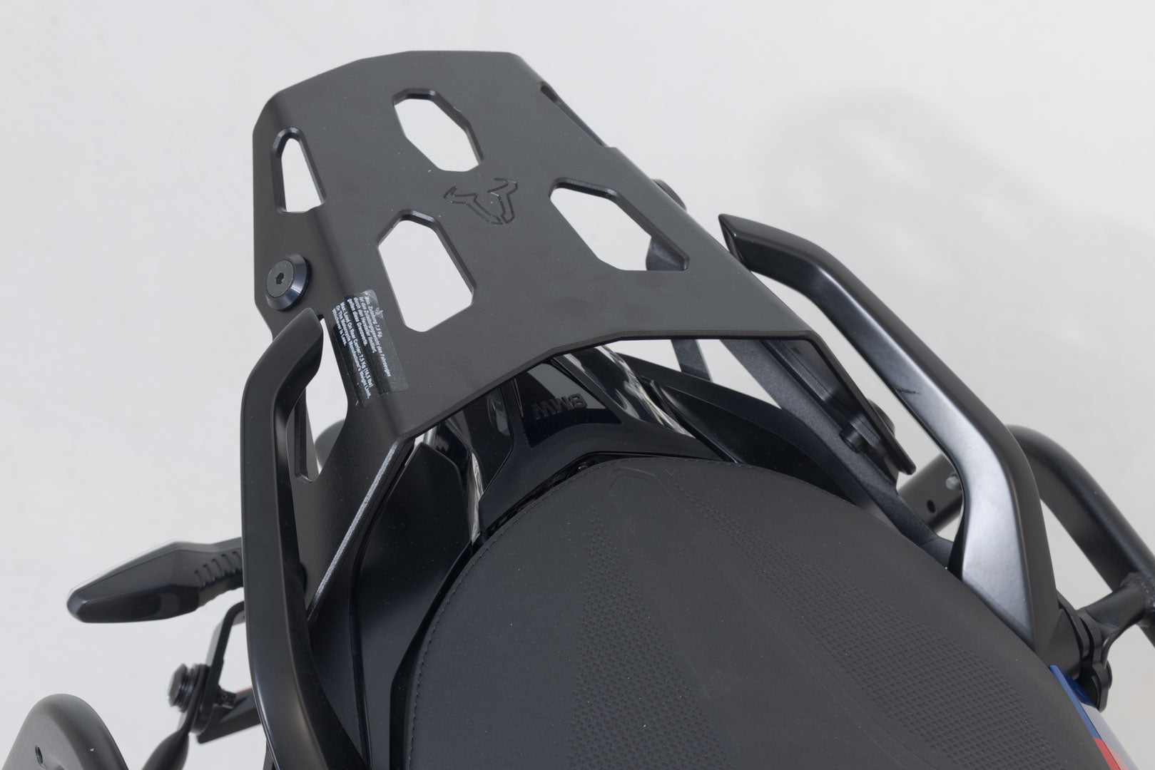 SW-MOTECH Portaequipaje STREET-RACK Negro. BMW R 1200 R/RS (14-18) R 1250 R/RS (18-).