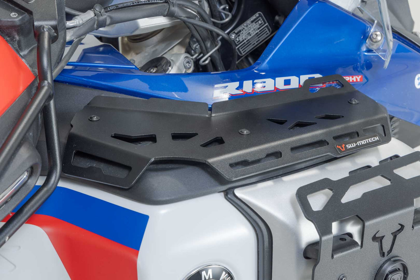 SW-MOTECH Soporte para depósito Negro. BMW R 1300 GS Adventure (23-).
