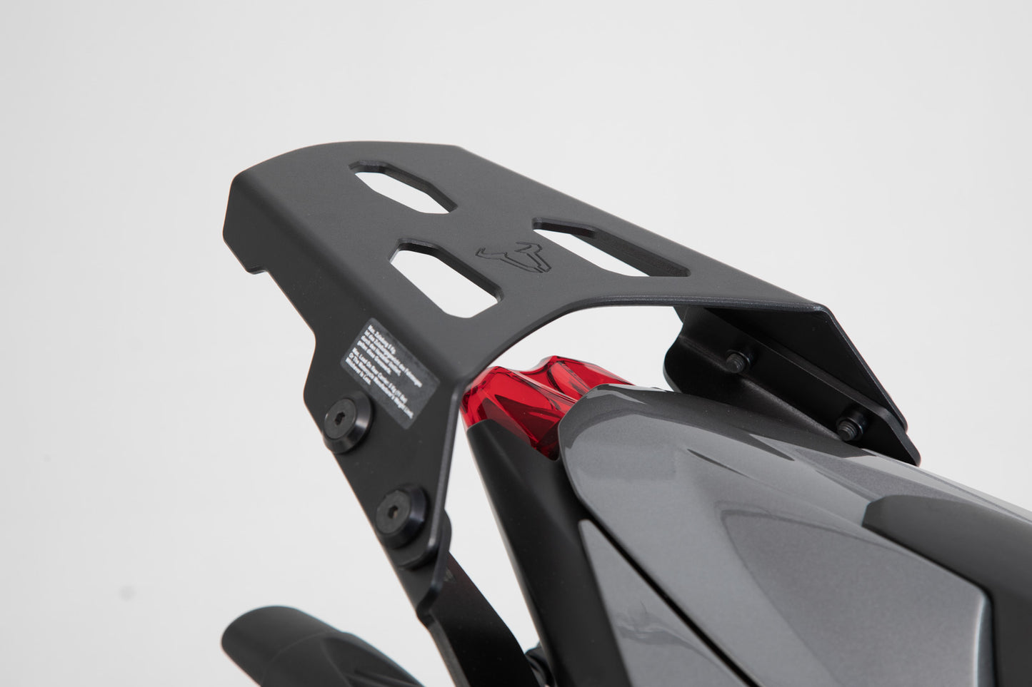 SW-MOTECH Portaequipaje STREET-RACK Negro. Triumph Street Triple (12-16) / (19-).