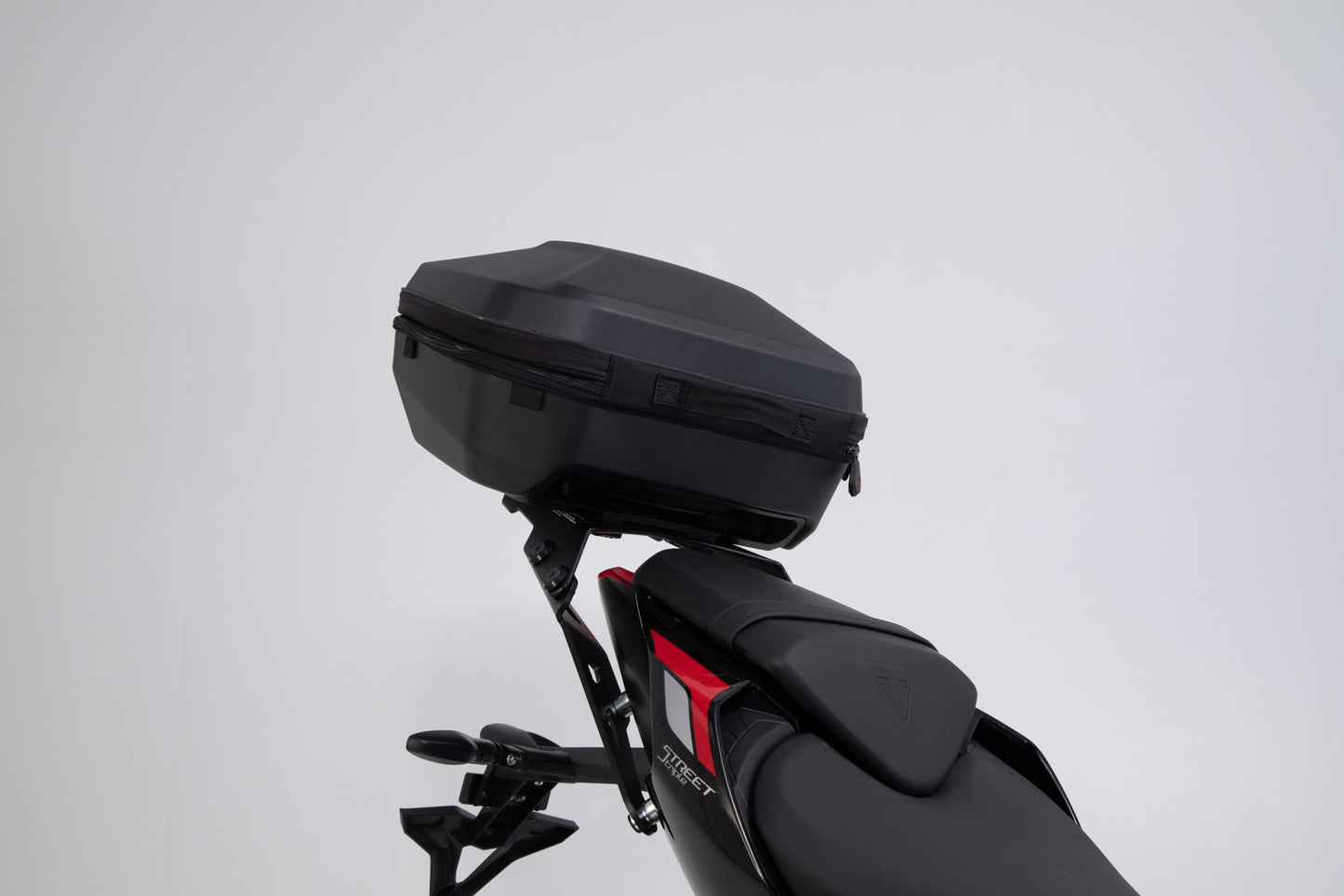 SW-MOTECH Portaequipaje STREET-RACK Negro. Triumph Street Triple (12-16) / (19-).