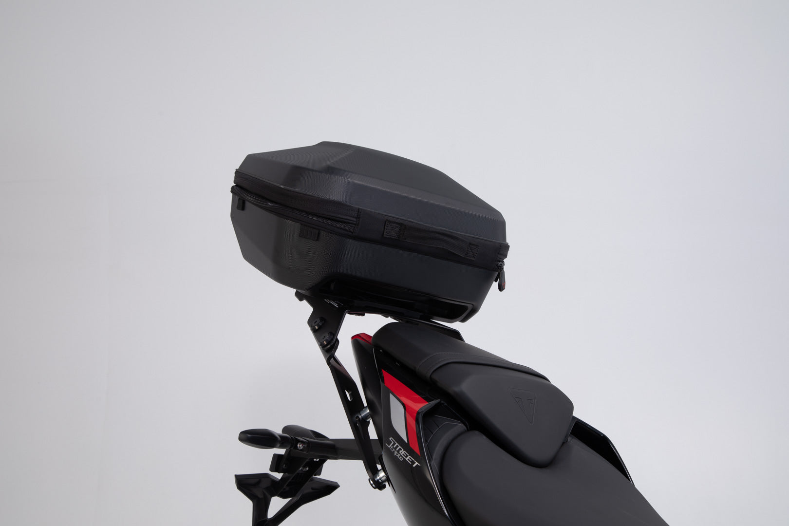 SW-MOTECH Portaequipaje STREET-RACK Negro. Triumph Street Triple (12-16) / (19-).