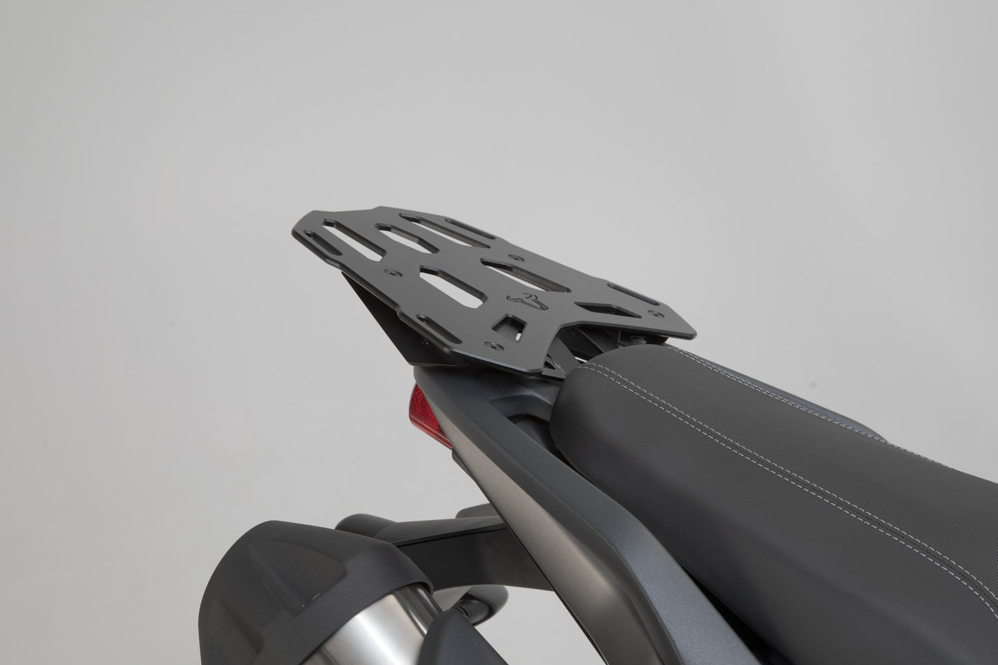 SW-MOTECH Portaequipaje STREET-RACK Negro. Triumph Tiger 1050 Sport (13-).
